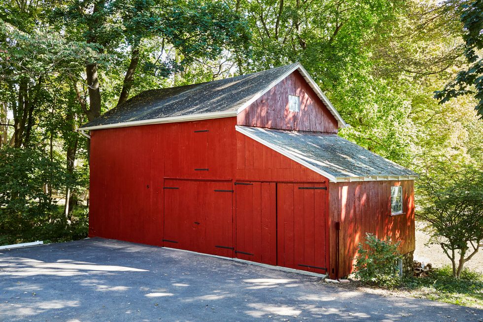 Shed, Barn, Building, Tree, Shack, Garden buildings, Outhouse, House, Sugar house, Garage, 
