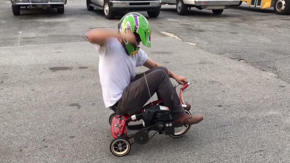 A Chainsaw-Powered Trike Looks Stupidly Fun