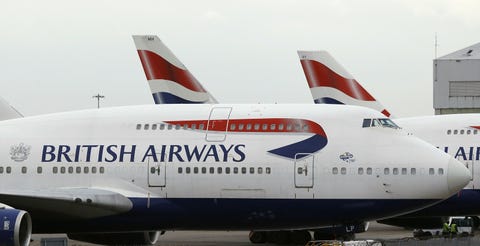 unplugged power cord causes canceled flights for 75 000 people on