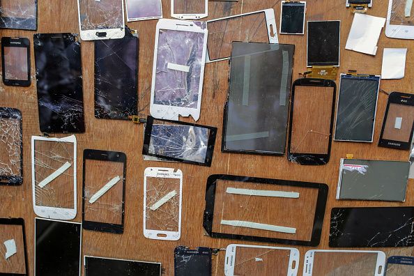 broken iphone screens