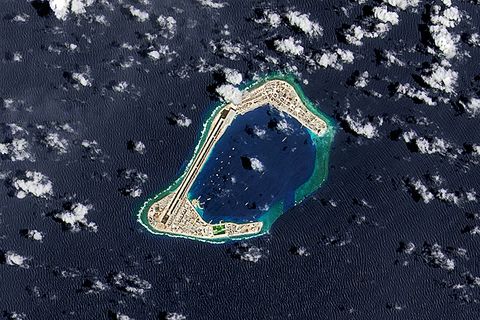 Island, Liquid, Aqua, Aerial photography, Atoll, Islet, Peninsula, Artificial island, Lagoon, 