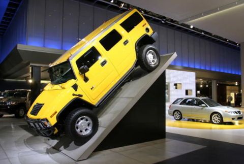 Hummer deals car maker