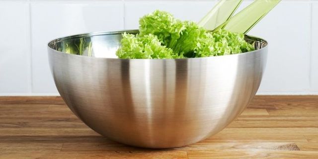 Bowl, Food, Dish, Mixing bowl, Cruciferous vegetables, Kitchen utensil, Broccoli, Vegetarian food, Plant, Cutting board, 