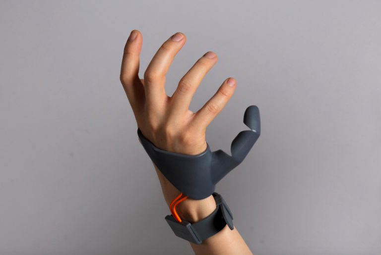 This Robotic Extra Thumb Isn't Creepy at All