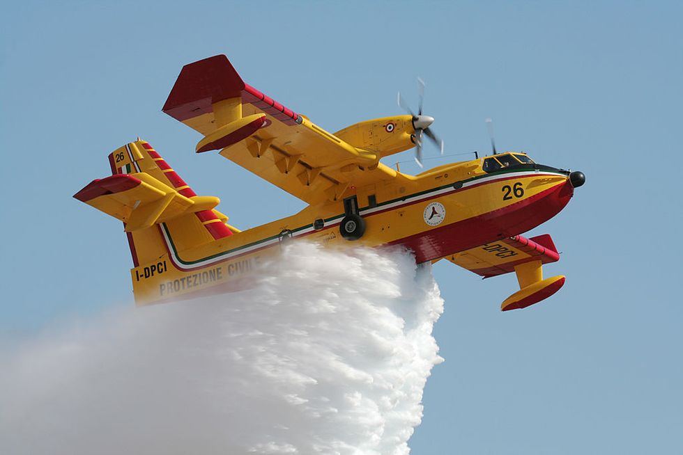 Airplane, Aircraft, Aviation, Vehicle, Flight, Propeller, Air show, Propeller, Propeller-driven aircraft, Yellow, 