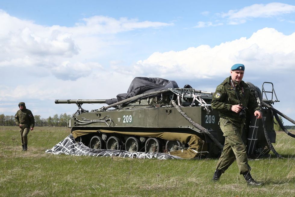 Техника воздушно десантных войск. БМД-4м десантирование. БМД 4м 2020. Десантирование БМД 4. БМД 4м десантируется.