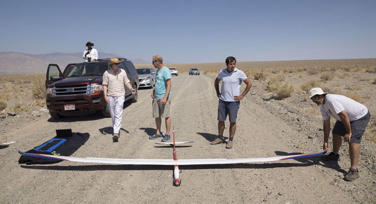 These AI Gliders Hunt For Updrafts To Fly Forever