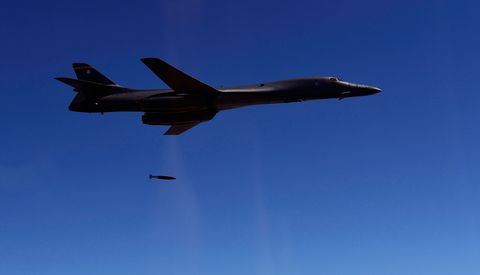 Airplane, Aircraft, Aviation, Vehicle, Military aircraft, Flight, Sky, Air force, Fighter aircraft, Rockwell b-1 lancer, 