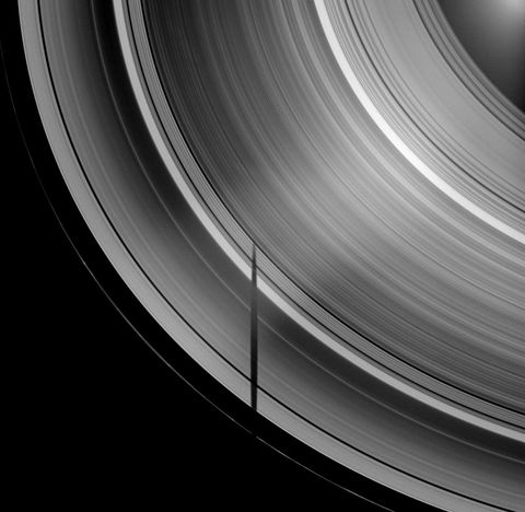saturn-rings-shadow.jpg