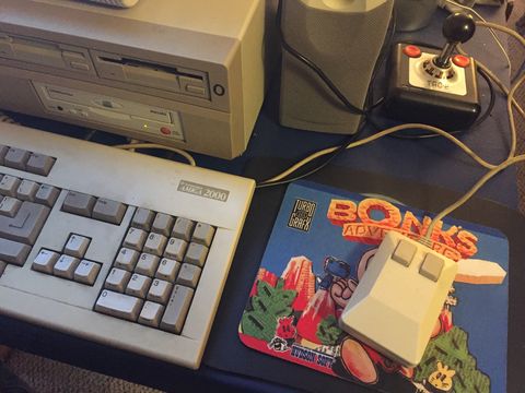 Office equipment, Electronic device, Technology, Gadget, Input device, Nintendo entertainment system, Computer keyboard, Electronics, Super nintendo entertainment system, Video game console, 