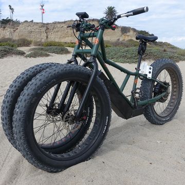 Tire, Bicycle wheel, Automotive tire, Vehicle, Bicycle, Mountain bike, Spoke, Rim, Bicycle part, Bicycle tire, 