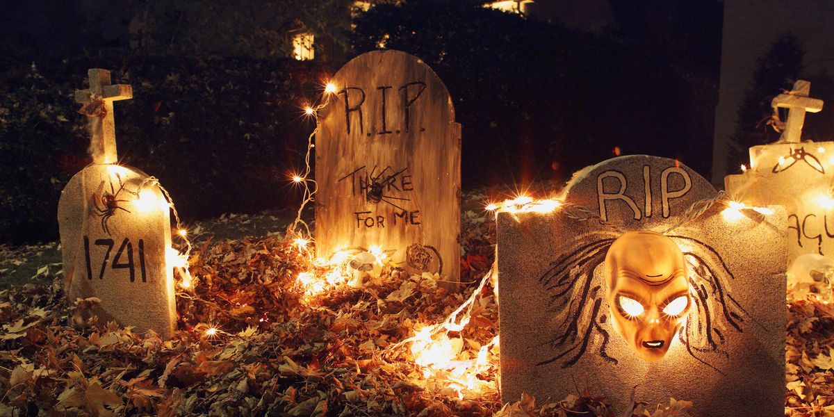 5 Scary Ways to Light Up Your Yard for Halloween