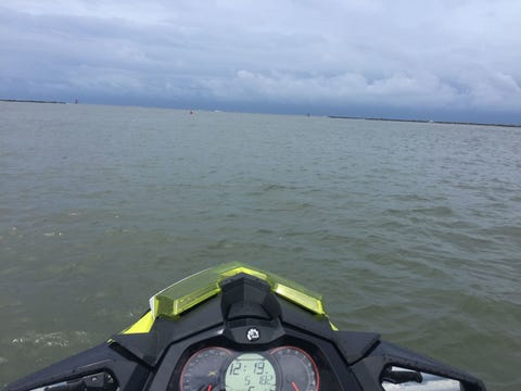 Personal water craft, Boating, Vehicle, Outdoor recreation, Recreation, Water sport, Sky, Water, Powerboating, Jet ski, Personal water craft, Boating, Vehicle, Outdoor recreation, Recreation, Water sport, Sky, Water, Powerboating, Jet ski,
