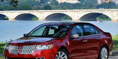 https://hips.hearstapps.com/pop.h-cdn.co/assets/cm/15/05/480x240/54caafcb29889_-_lincoln-mkz-hybrid-3-lg-48172997.jpg?resize=640:*