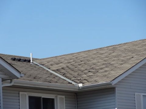 8 Things Your Roof Is Trying To Tell You