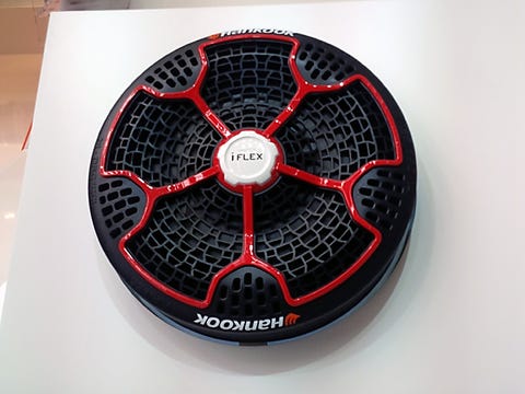 Frankfurt Auto Show A Tire That Can T Go Flat Behold The Hankook Iflex Auto Industry S Latest Attempt At An Airless Tire