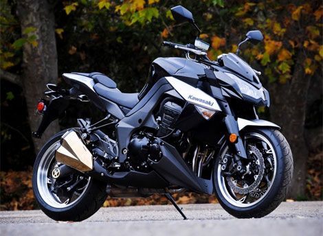 2010 Kawasaki Z1000 Ride: Naked Bike Lighter With More Punch
