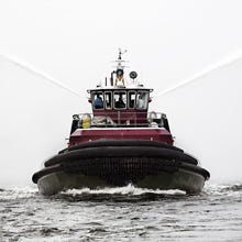 Watercraft, Boat, Water resources, Fluid, Liquid, Atmospheric phenomenon, Watercourse, Naval architecture, Ship, Geological phenomenon,
