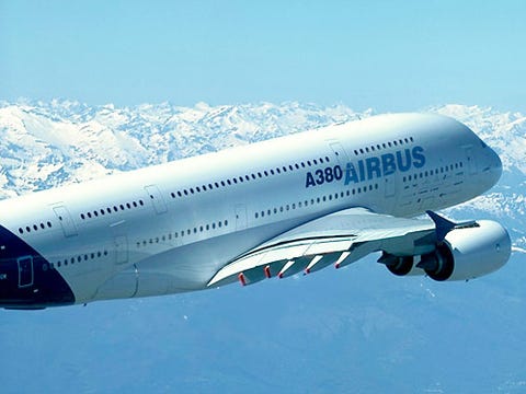Boeing 787 Dreamliner And Airbus A380 Comparison