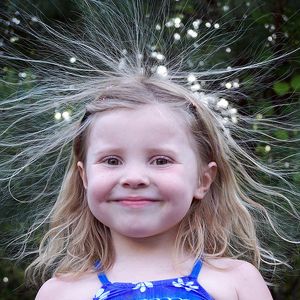 A Shocking New Understanding Of Static Electricity How Does Static Cling Work