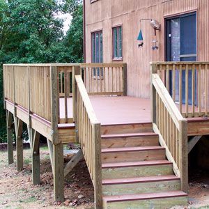 Should You Build Your Deck From Wood or Plastic?