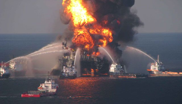 Explosion, Vehicle, Watercraft, Pollution, Ship, Oil rig, Event, Fire, Smoke, Boat, 