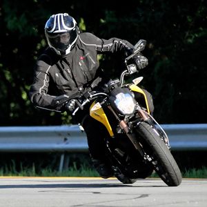 Electric Motorcycle Test Drive 2017 Zero S Zf11 4