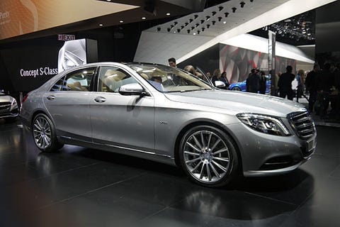 https://hips.hearstapps.com/pop.h-cdn.co/assets/cm/15/05/54cb26c736d41_-_mercedes-benz-s600-01-0114-de.jpg?crop=1xw:1.0xh;center,top&resize=480:*