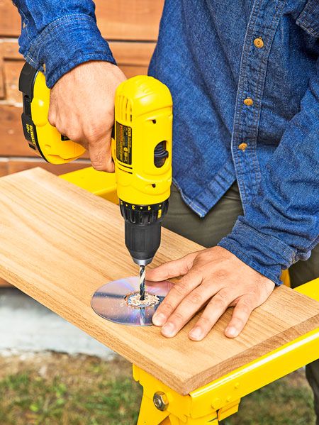 Comment bien percer droit dans le bois (DIY : How to drill straight through  wood) – L'Atelier Bricolage d'un Compagnon du Bois