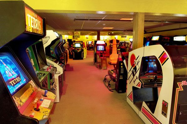 Make a Gamer Pilgrimage to These 8 Old School Arcades