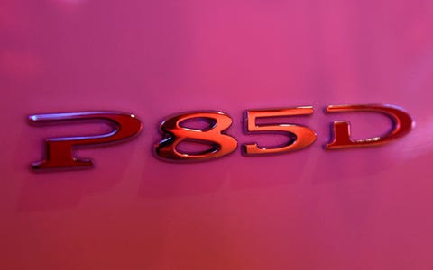 Tekst, Rosa, Magenta, Font, Rødbrun, Symbol, Varemerke, Merke, Nummer, Emblem,