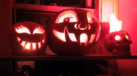 trick-or-treat, Jack-o'-lantern, Carving, Orange, Pumpkin, Calabaza, Lighting, Vegetable, Font, Art, 