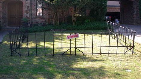 Fence, Iron, Yard, Grass, Backyard, Home fencing, Lawn, Metal, Land lot, Outdoor structure, 