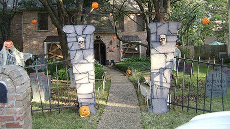 Tree, Yard, Fence, Sculpture, Plant, Art, Games, Tree, Yard, Fence, Sculpture, Plant, Art, Games,
