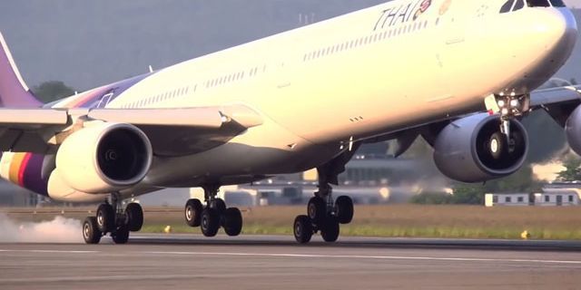 Watch Airplanes Land and Take Off in Beautiful Slow Motion