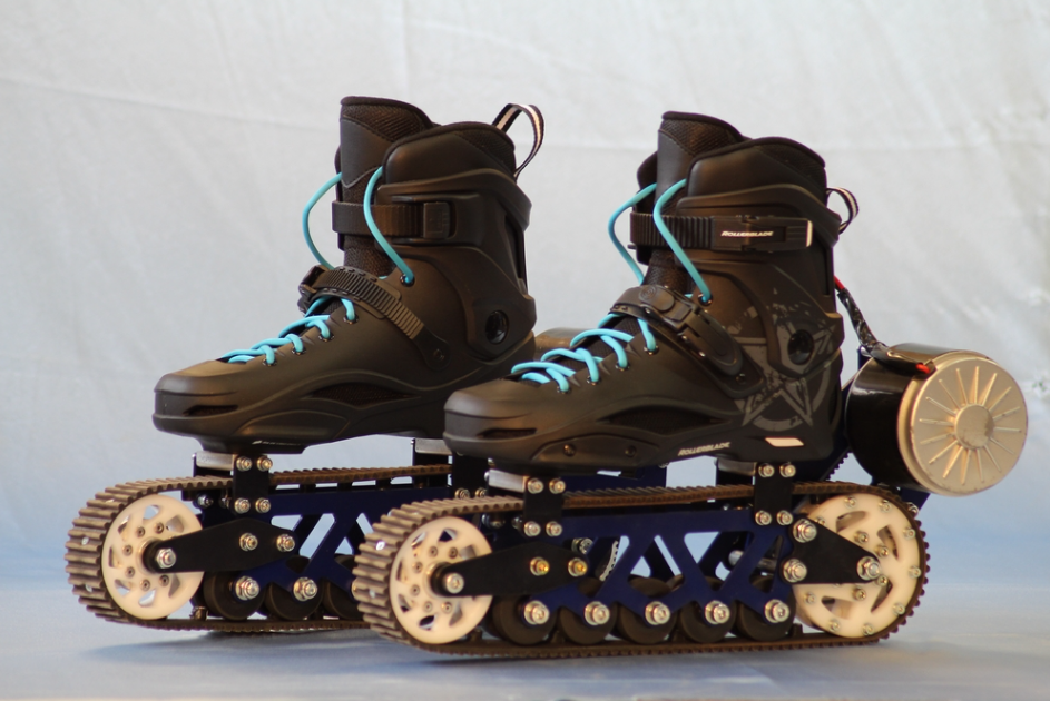 Electric-wheeled Veelo is pulling for rollerbladers