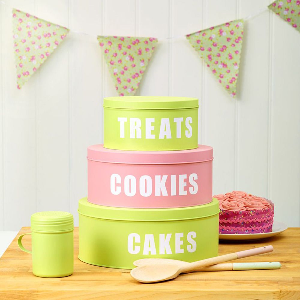 Upcycle Old Biscuit Tins Into Pretty Cake Storage Biscuit Tins Into Pretty Cake Storage