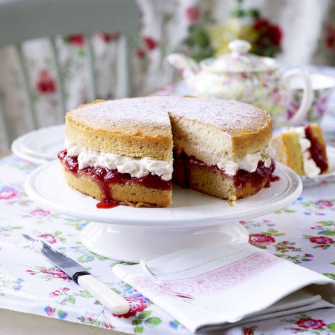 Large Square Victoria Sponge Cake Recipe Large Square Victoria Sponge Cake Recipe