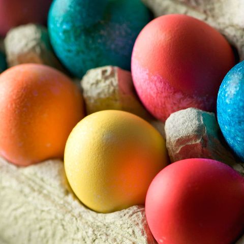 how to dye eggs to make classic coloured easter eggs