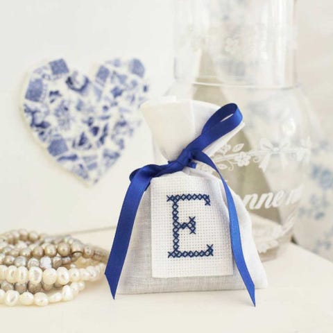 Sew Lovely Lavender Bags To Keep Clothes Fresh So Simple To Make Pop These Pretty Pouches Into Drawers And Wardrobes Keep Clothes Smelling Fresh