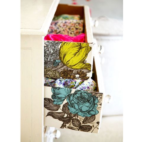 Wallpapered drawers to make