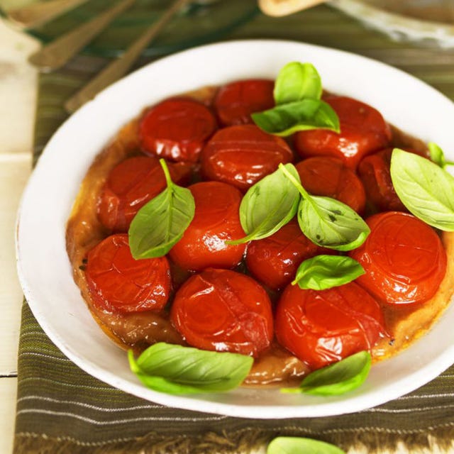 Sumptuous Summer Snacking: Tomato Tarte Tatin Recipe