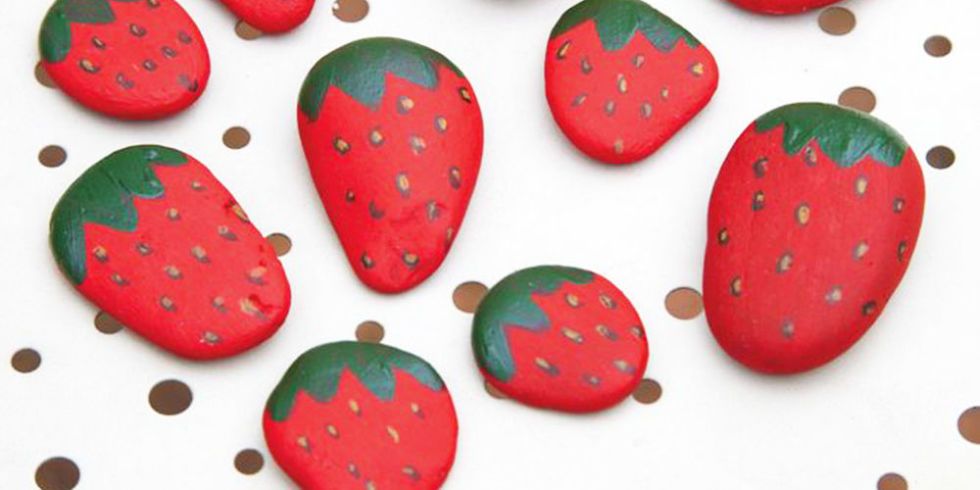 Make Adorable Strawberry Table Decorations