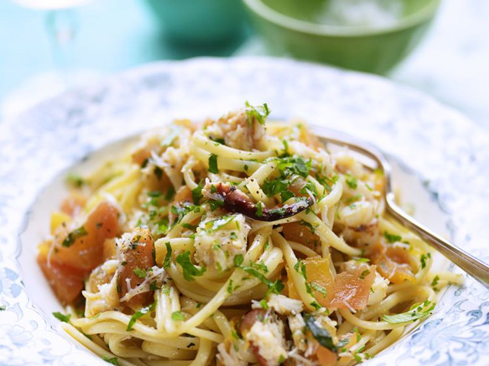 Luxurious Crab Linguine Pasta Recipe With Zesty Lemon