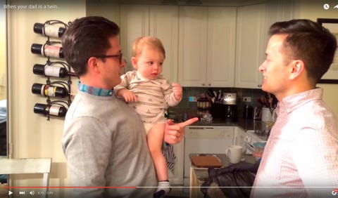 This video of a baby confused by his dad's twin is so sweet This video of a baby confused by his dad's twin is so sweet