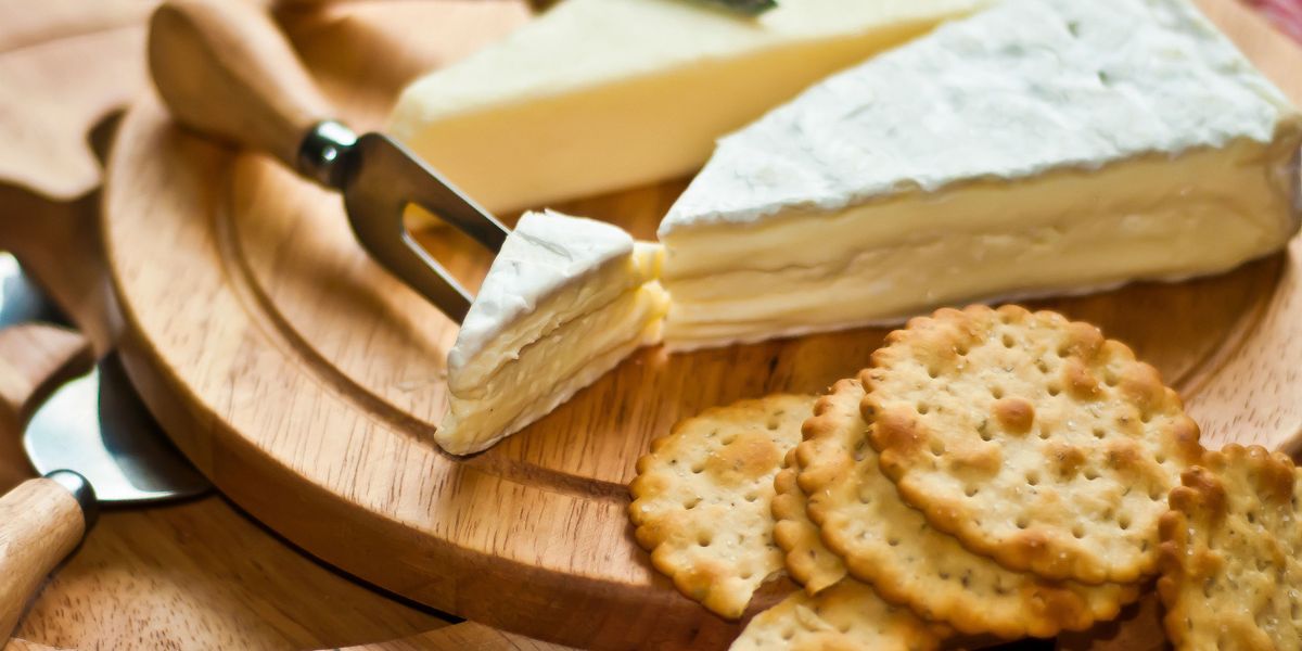 This Is The Perfect Formula For Eating Cheese And Crackers Says Scientist 