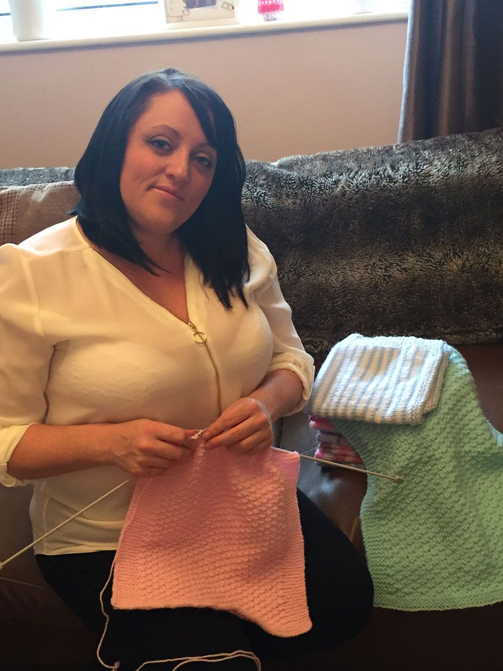 This woman knits blankets for premature babies and YOU can help