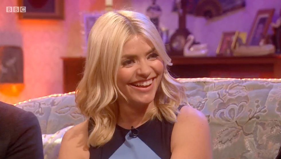 Holly Willoughby Flashes Her Huge Control Knickers On Tv 5982