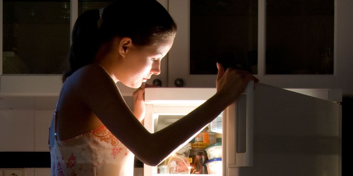 Why You Really Shouldn't Eat Late At Night, According To Science