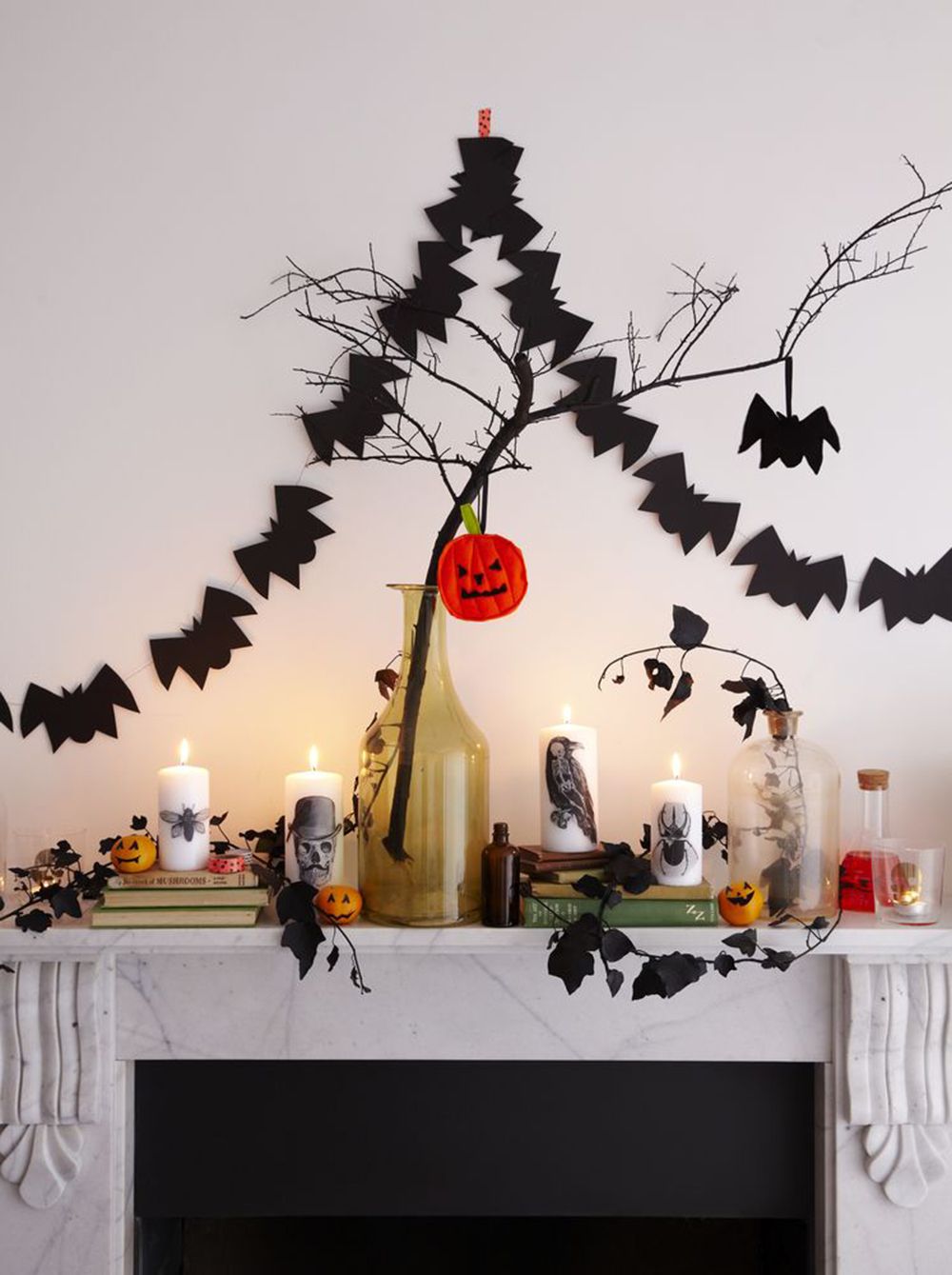 Heqishun Halloween Bat Decoration 10 Pcs Rubber Flying Hanging Bats for Halloween Party Favors Decoration 